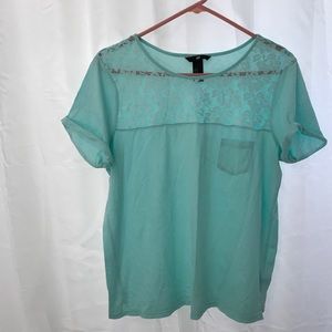 🗽💥 3 for $15 || H&M || Lace Front Tee